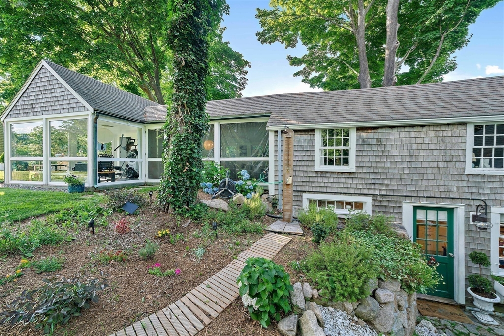 583 Main Street Hingham, MA 02043 - Photo 28 of 39