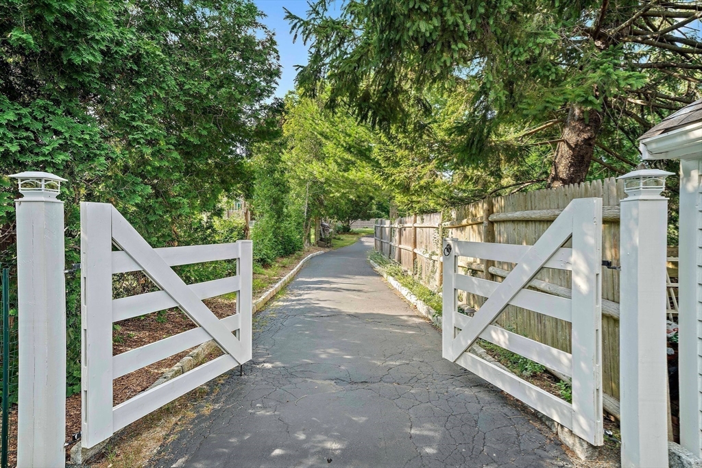 583 Main Street Hingham, MA 02043 - Photo 5 of 39