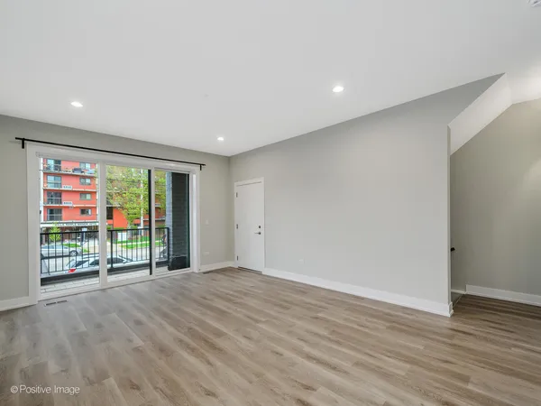 $2,500 | 3948 South Indiana Avenue, Unit 1R, Chicago, IL 60653