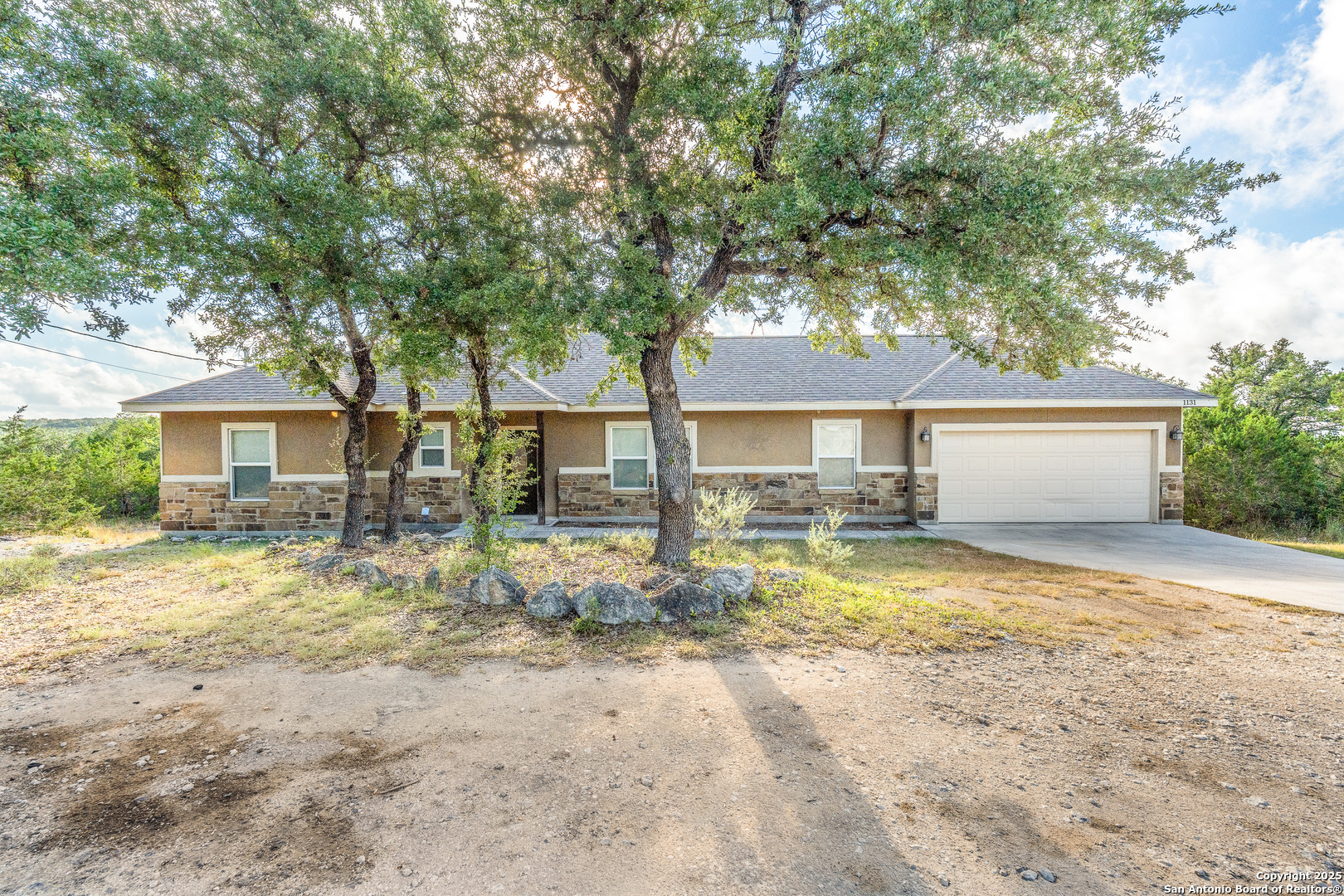 1131 Rocky Ridge Loop Canyon Lake, TX 78133 - Photo 2 of 25 Gallery Image 2