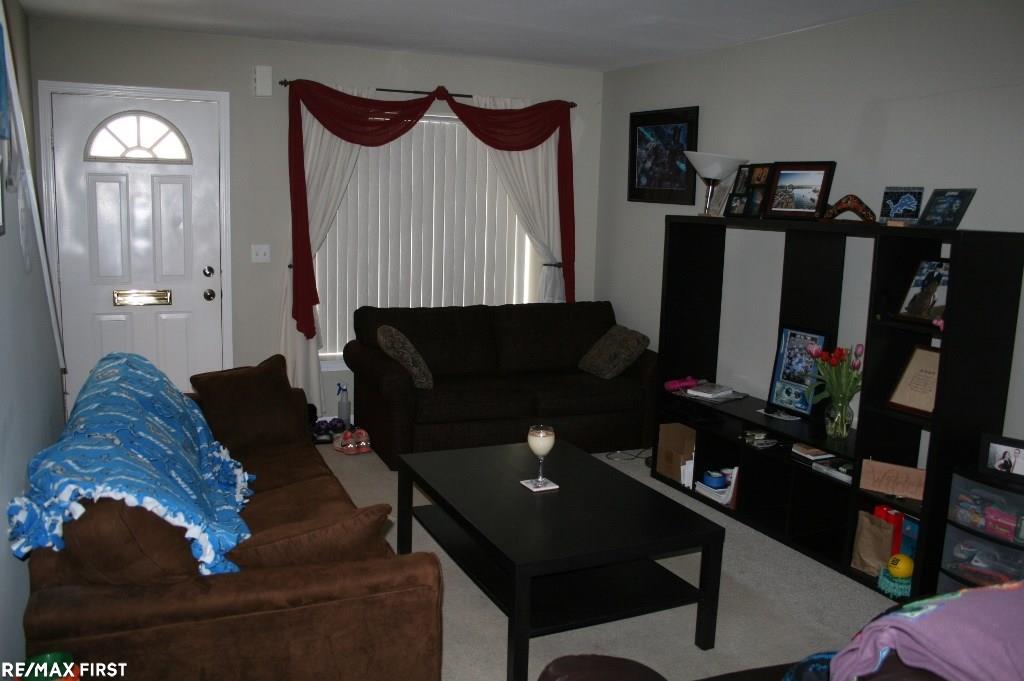 4947 Crooks Road Royal Oak, MI 48073 - Photo 5 of 17 31338764-4.JPG