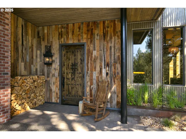 a view of a entryway door of the house