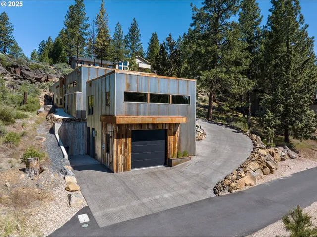 $1,950,000 | 19476 Southwest Century Drive, Bend, OR 97702