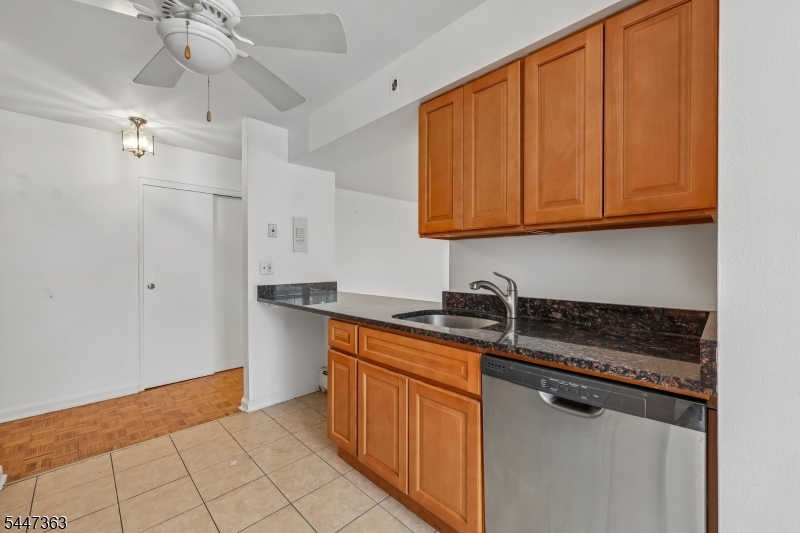 135 South Maple Avenue, Unit 137D Ridgewood, NJ 07450 - Photo 22 of 32