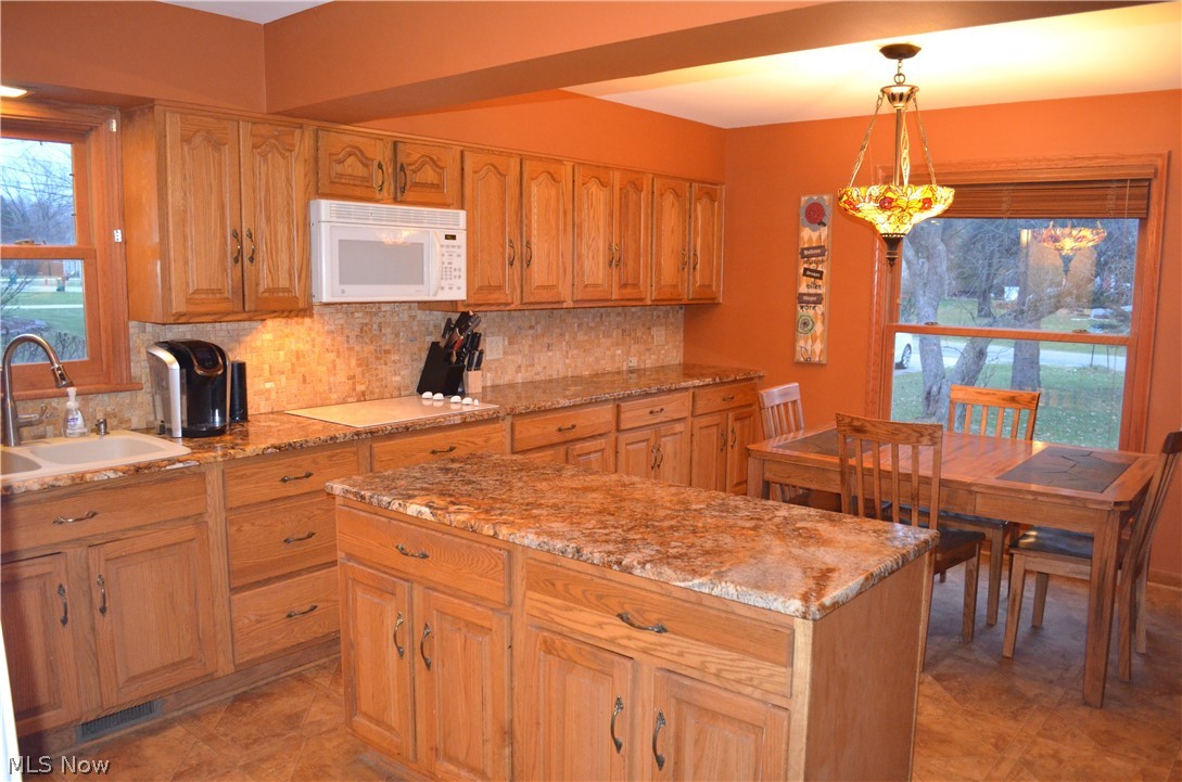 319 Ridgeview Drive Independence, OH 44131 - Photo 3 of 25
