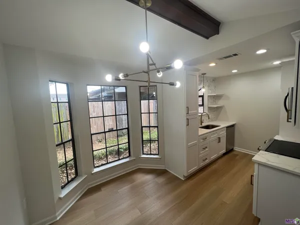 $1,600 | 406 Longwood Court, Baton Rouge, LA 70806
