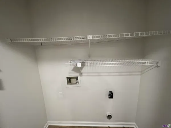 $1,600 | 406 Longwood Court, Baton Rouge, LA 70806