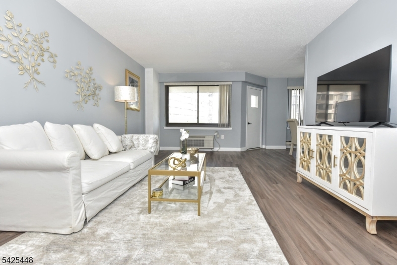 307 Prospect Avenue, Unit 4B Hackensack, NJ 07601 - Photo 11 of 32