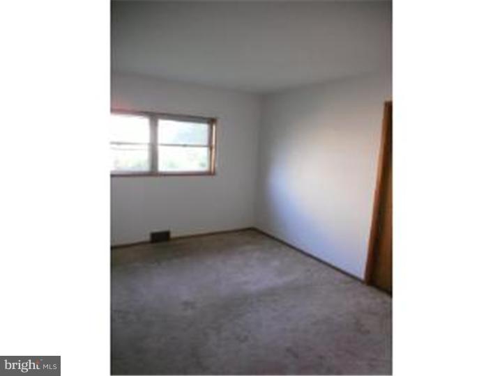 1805 Surrey Road Oreland, PA 19075 - Photo 13 of 21 Bedroom - Main