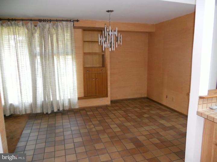 1805 Surrey Road Oreland, PA 19075 - Photo 7 of 21 Kitchen