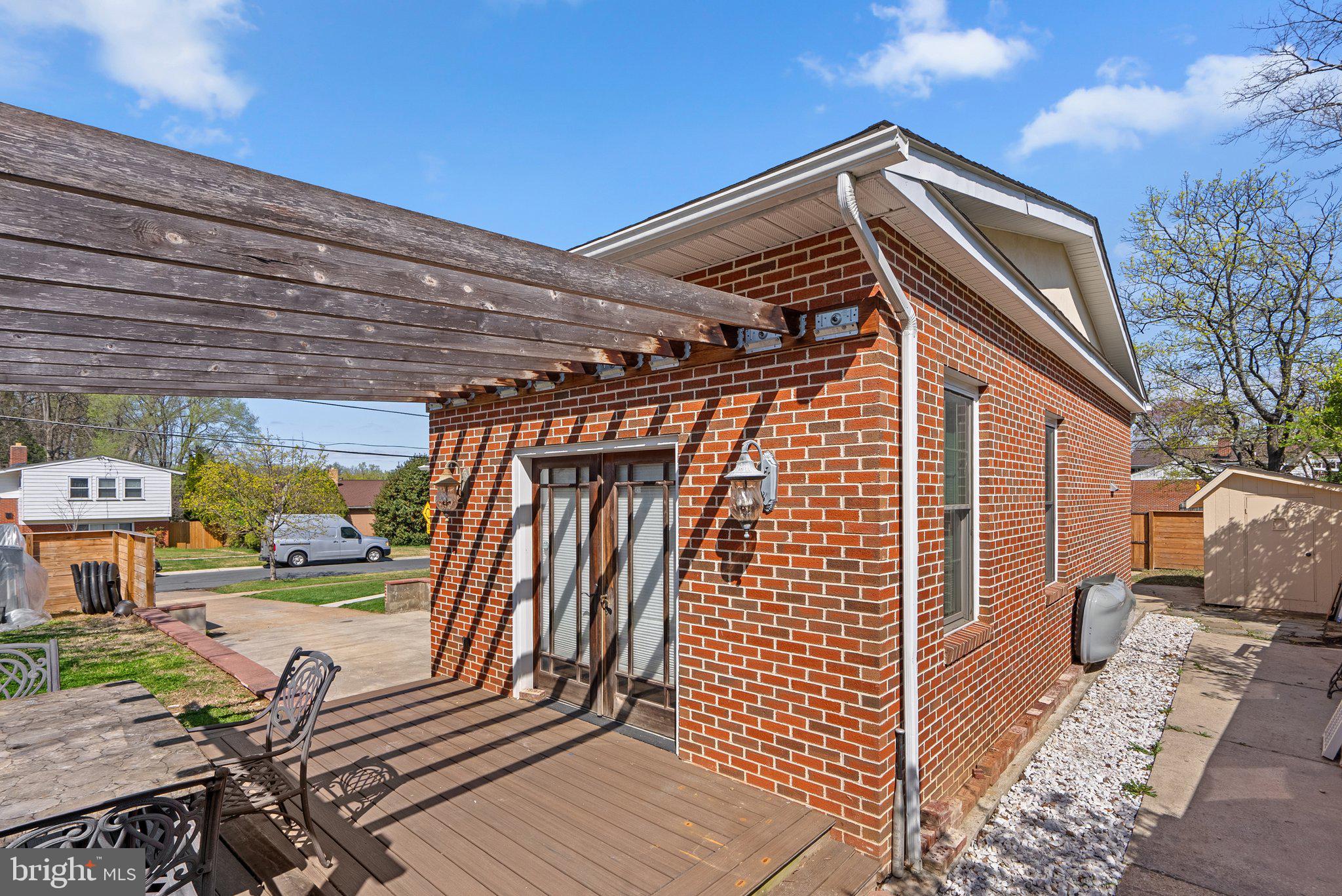 13131 Holdridge Road Silver Spring, MD 20906 - Photo 38 of 41 a view of a backyard with sitting area