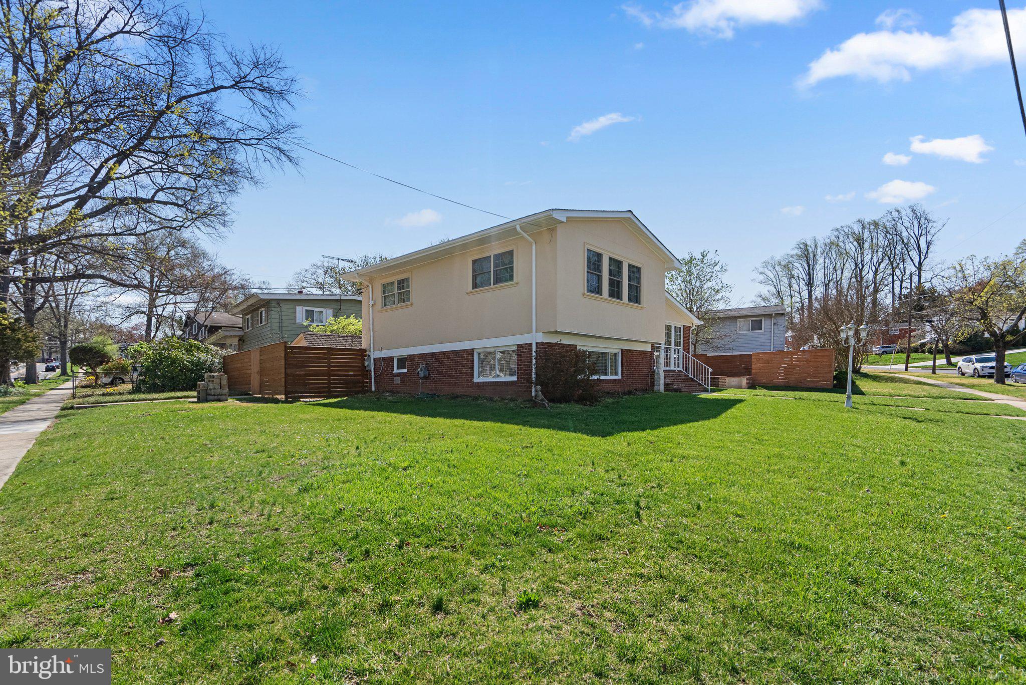13131 Holdridge Road Silver Spring, MD 20906 - Photo 39 of 41 a house view with a garden space