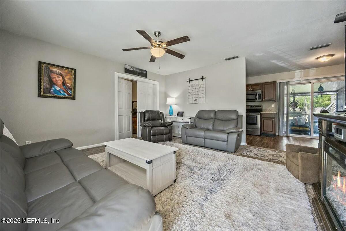 10630 Dodd Road Jacksonville, FL 32218 - Photo 4 of 17 tempImageKgh7s4