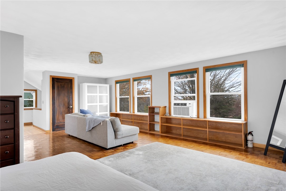 40 Memorial Road Providence, RI 02906 - Photo 12 of 19