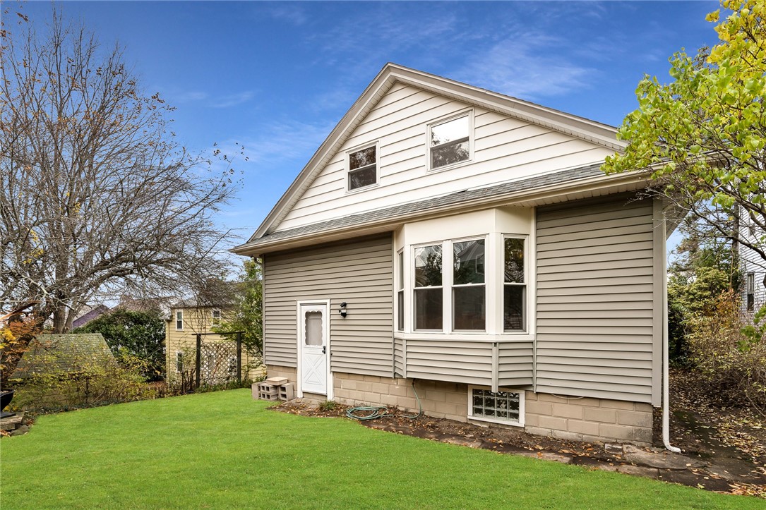 40 Memorial Road Providence, RI 02906 - Photo 17 of 19