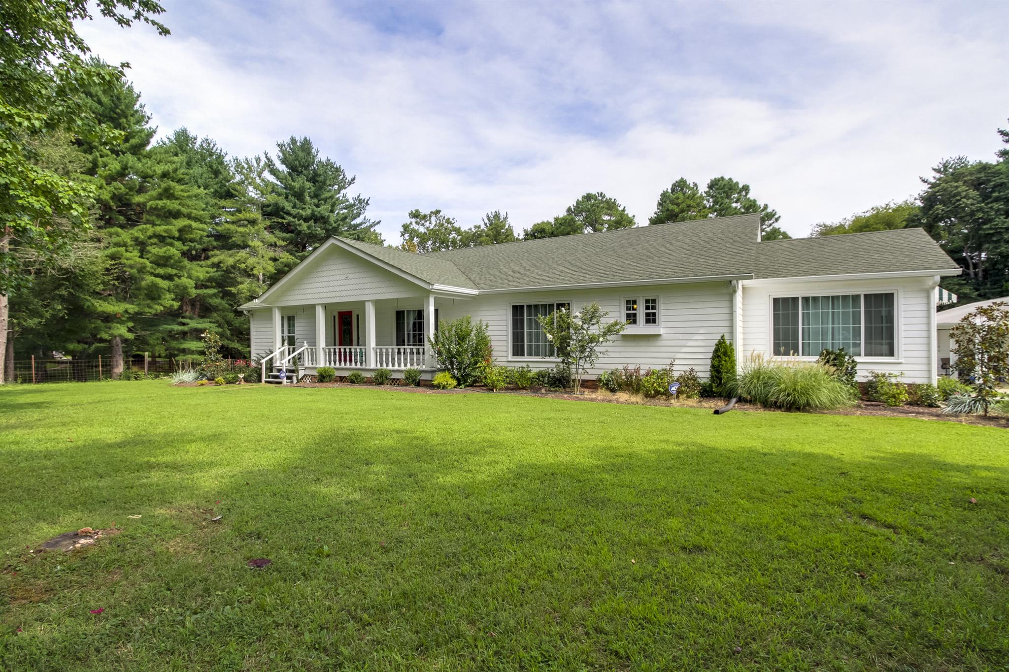 962 Alford Road Murfreesboro, TN 37129 - Photo 1 of 29 a front view of house with yard and green space