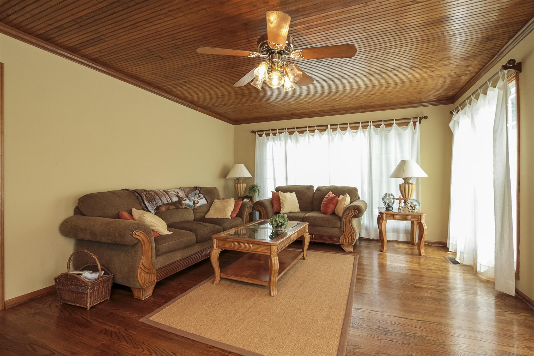 962 Alford Road Murfreesboro, TN 37129 - Photo 21 of 29 a living room with furniture and a large window