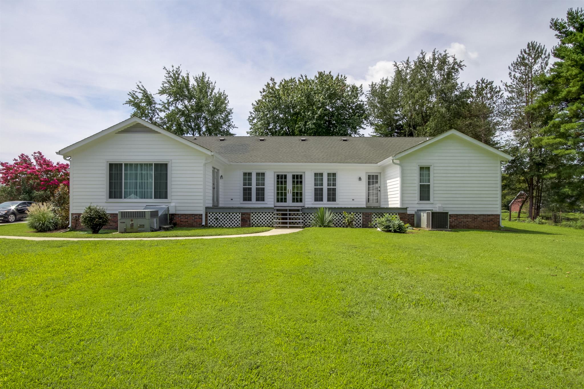 962 Alford Road Murfreesboro, TN 37129 - Photo 24 of 29 a front view of house with yard and outdoor seating