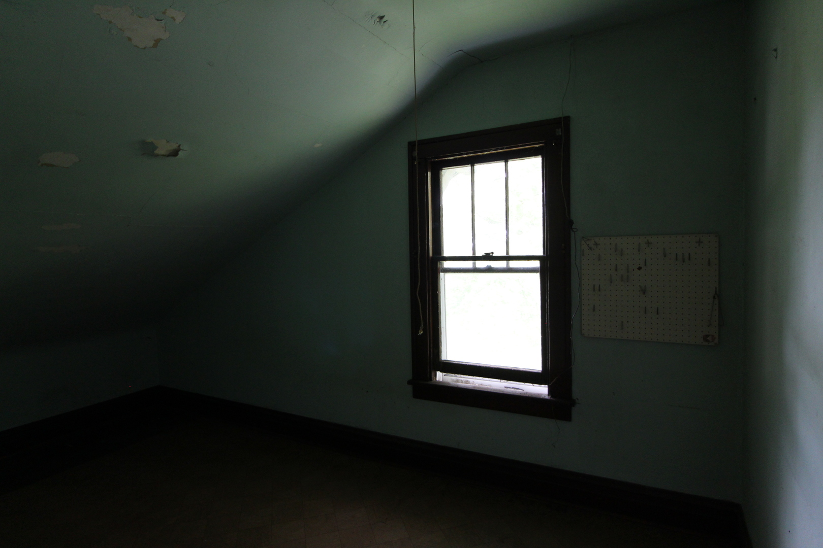 3523 West 2000 S Road Kankakee, IL 60901 - Photo 18 of 20 a small space with a window