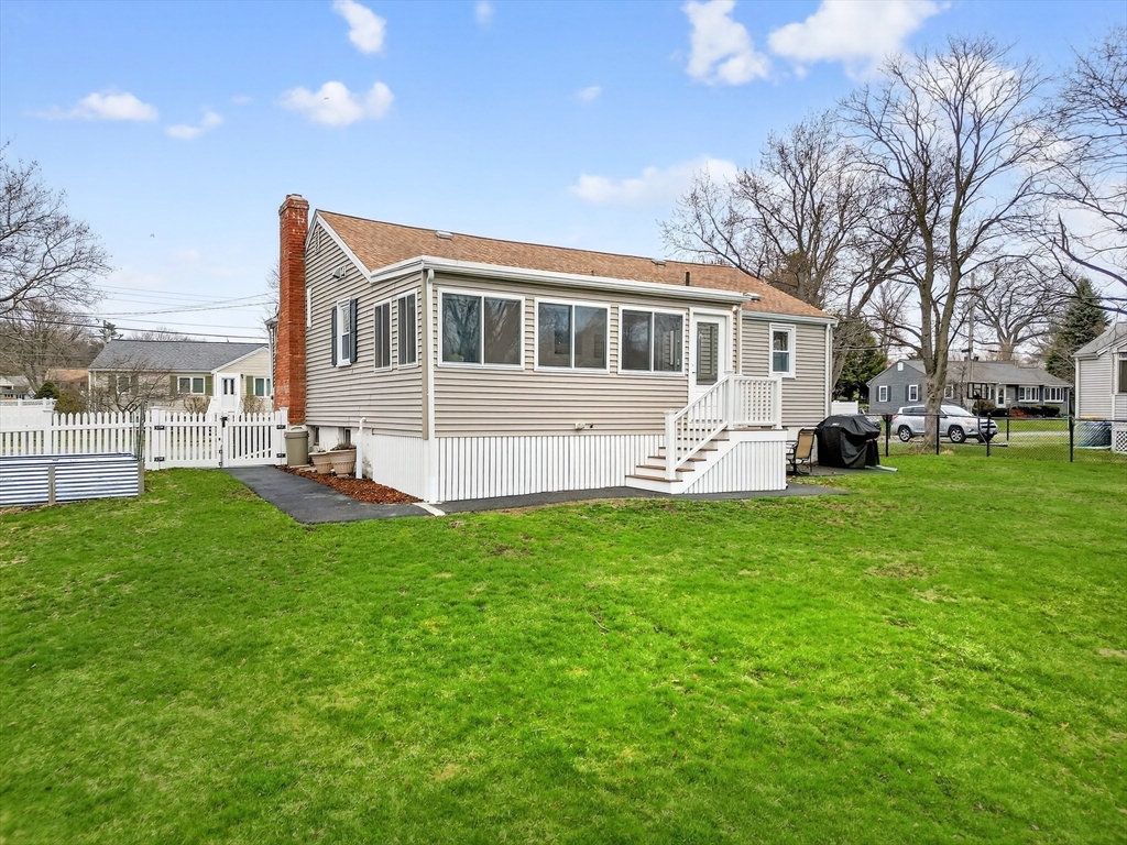 13 Carson Road Woburn, MA 01801 - Photo 32 of 41