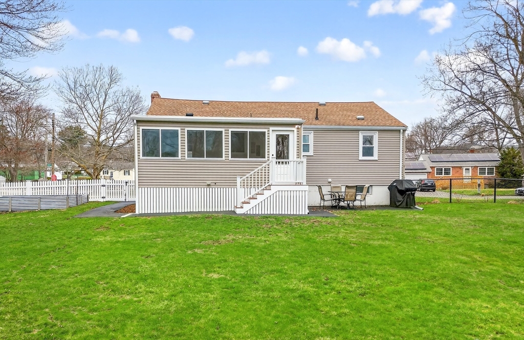 13 Carson Road Woburn, MA 01801 - Photo 33 of 41