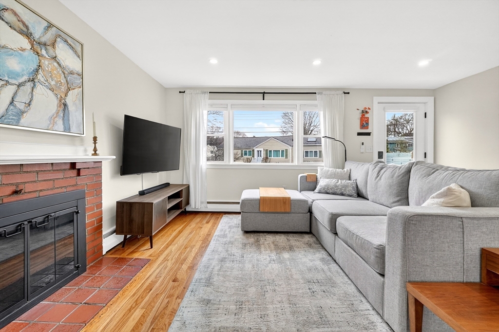 13 Carson Road Woburn, MA 01801 - Photo 6 of 41