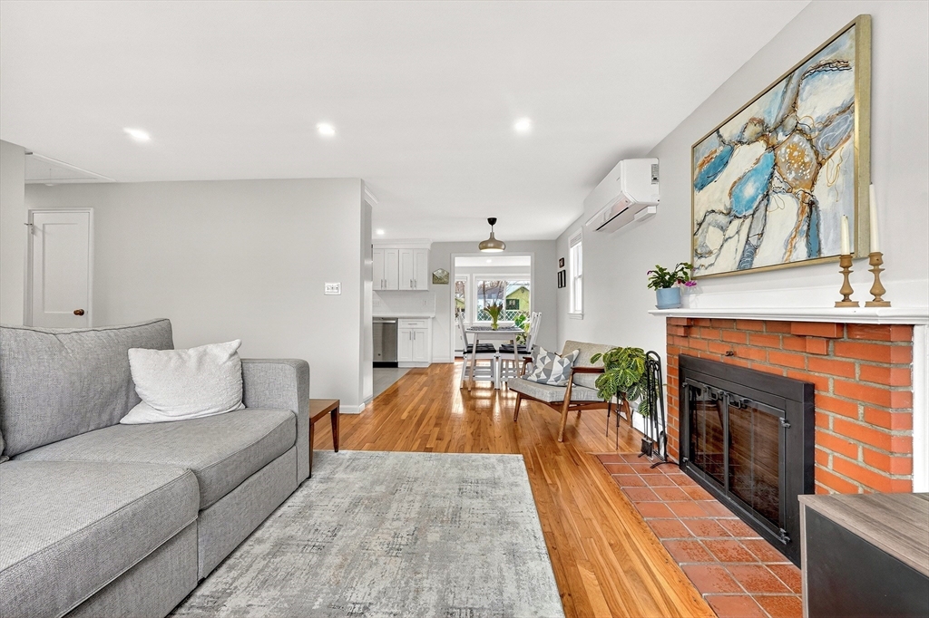 13 Carson Road Woburn, MA 01801 - Photo 8 of 41