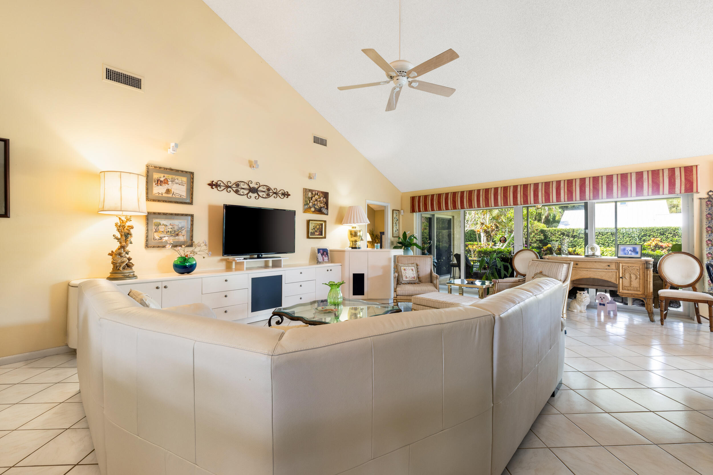224 Cape Pointe Circle Jupiter, FL 33477 - Photo 8 of 44 Living Room