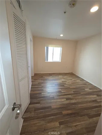$2,200 | 14537 Archwood Street, Unit 301, Van Nuys, CA 91405