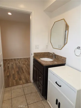 $2,200 | 14537 Archwood Street, Unit 301, Van Nuys, CA 91405
