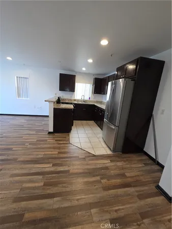 $2,200 | 14537 Archwood Street, Unit 301, Van Nuys, CA 91405