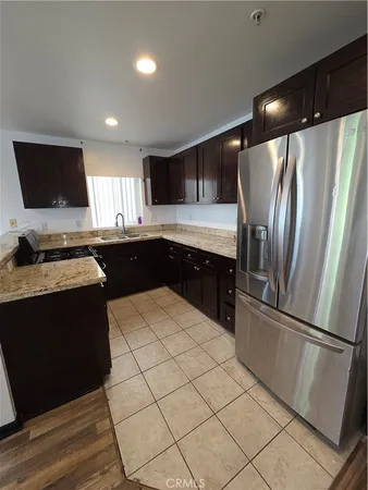 $2,200 | 14537 Archwood Street, Unit 301, Van Nuys, CA 91405