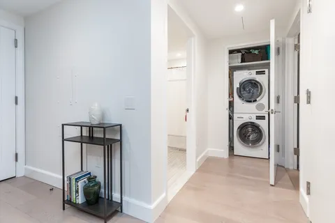 $769,000 | 100 Lovejoy Wharf, Unit 5N, Boston, MA 02114