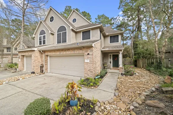 $379,900 | 74 Lakeridge Drive, The Woodlands, TX 77381