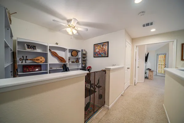 $389,900 | 74 Lakeridge Drive, The Woodlands, TX 77381