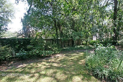 6749 West Fincannon Road Jacksonville, FL 32277 - Photo 11 of 23 BACKYARD