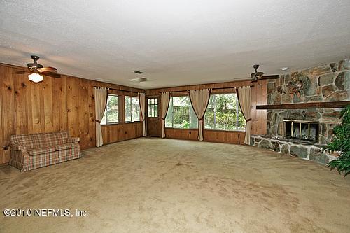 6749 West Fincannon Road Jacksonville, FL 32277 - Photo 7 of 23 FAMILY ROOM