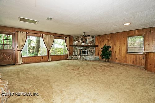 6749 West Fincannon Road Jacksonville, FL 32277 - Photo 9 of 23 FAMILY ROOM