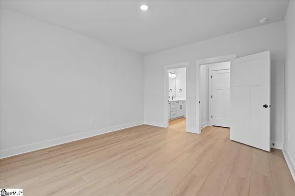 $299,990 | 412 Crestcreek Drive, Anderson, SC 29621