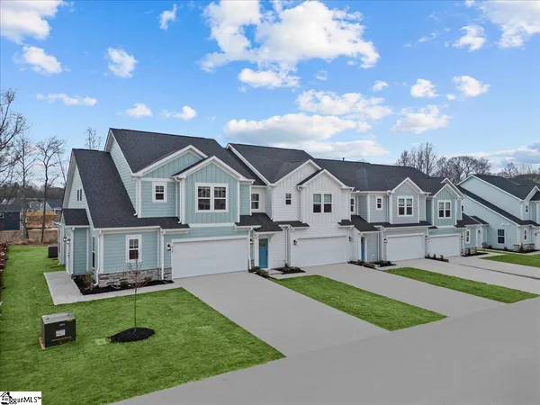 $299,990 | 412 Crestcreek Drive, Anderson, SC 29621