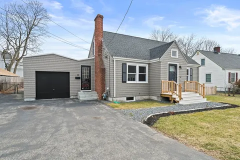 $685,000 | 14 Crescent Road, Weymouth, MA 02191