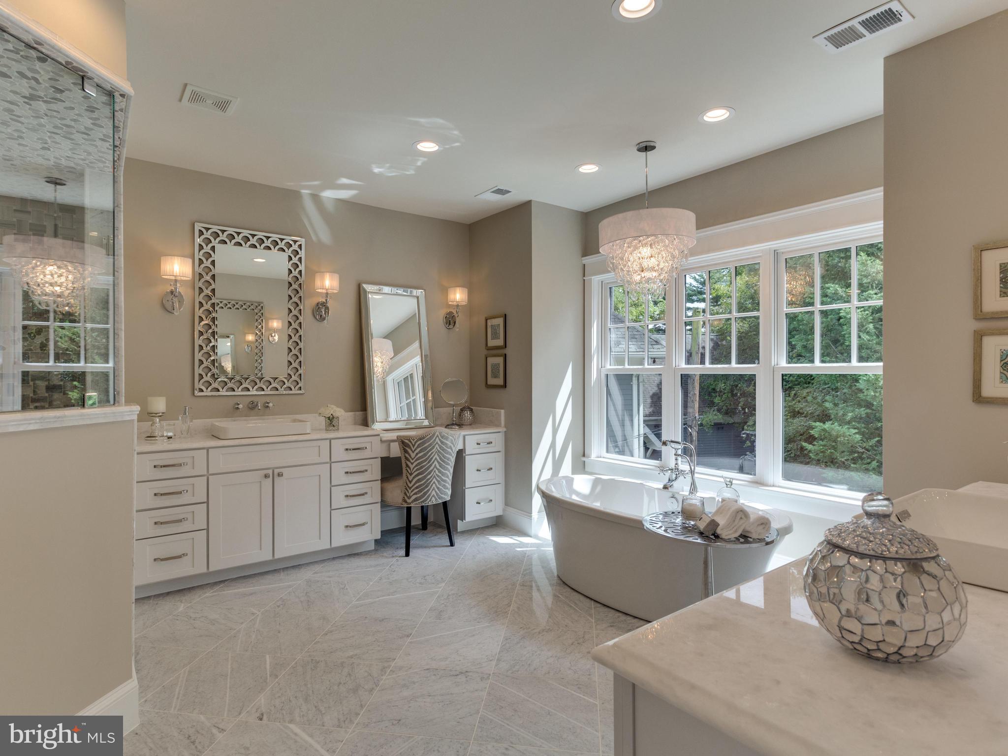 2822 23rd Road North Arlington, VA 22201 - Photo 15 of 30 Bath (Master)