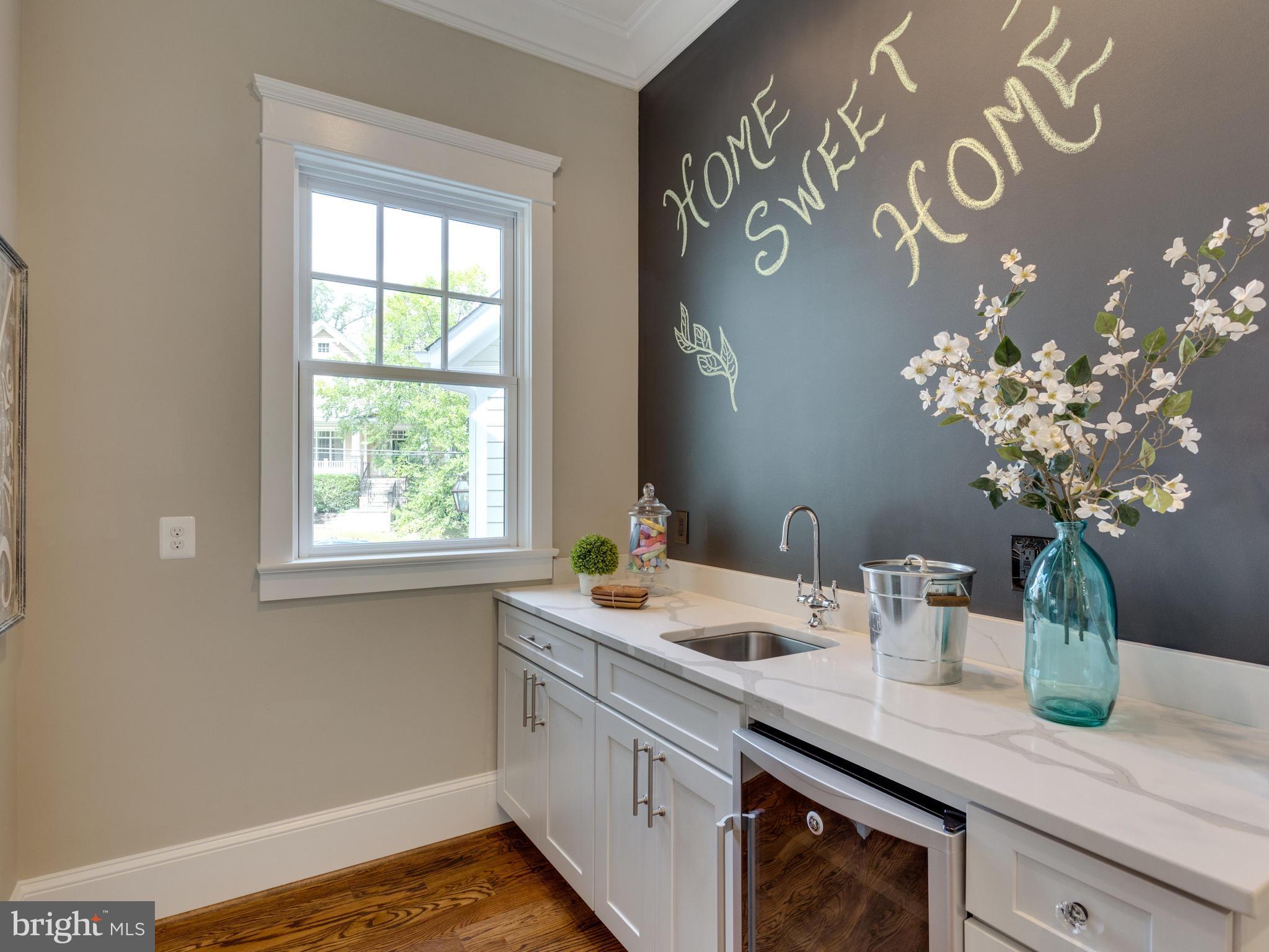 2822 23rd Road North Arlington, VA 22201 - Photo 6 of 30 Butler's Pantry