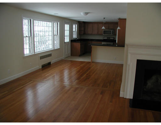 58 Standish Road Wellesley, MA 02481 - Photo 3 of 6