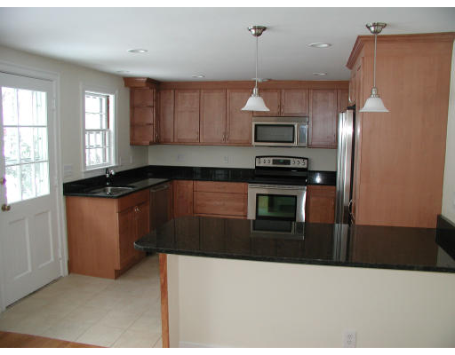 58 Standish Road Wellesley, MA 02481 - Photo 4 of 6