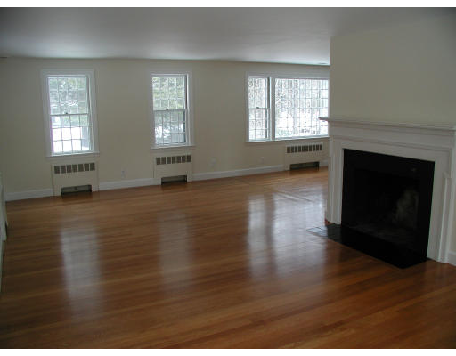 58 Standish Road Wellesley, MA 02481 - Photo 6 of 6