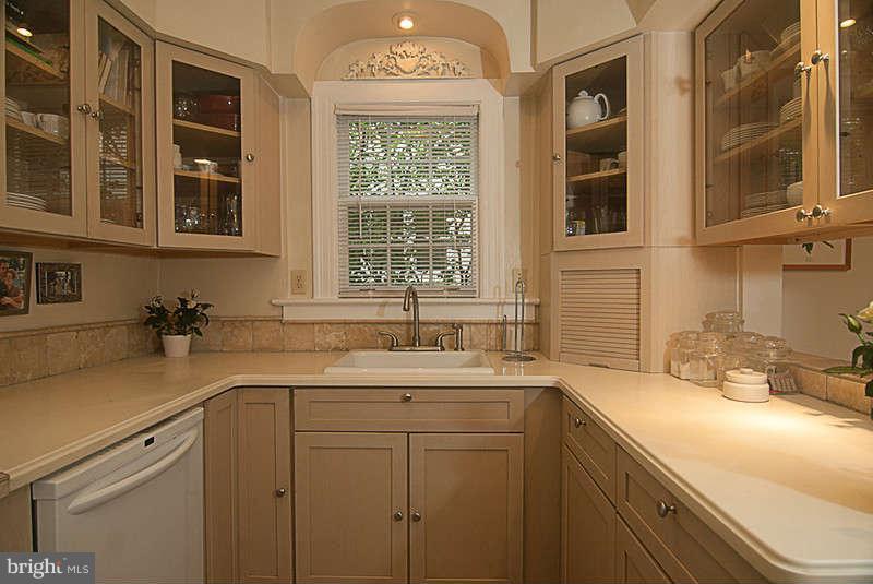 5202 Goddard Road Bethesda, MD 20814 - Photo 11 of 21 Kitchen