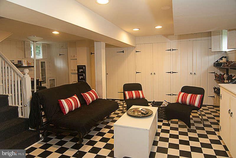 5202 Goddard Road Bethesda, MD 20814 - Photo 17 of 21 Lower Level In-Law Suite w/Living Area, BA