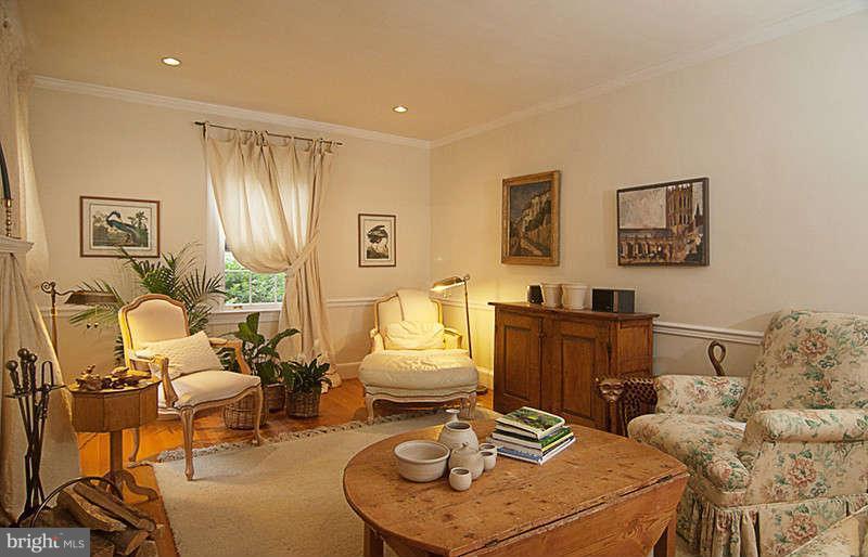 5202 Goddard Road Bethesda, MD 20814 - Photo 5 of 21 Living Room