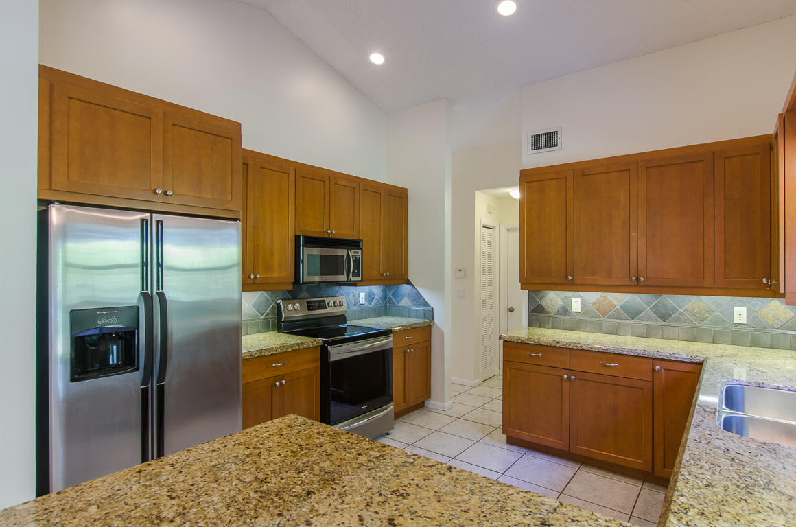 2402 Northwest 30th Street Boca Raton, FL 33431 - Photo 15 of 63 2402 NW 30 Street 72p-44